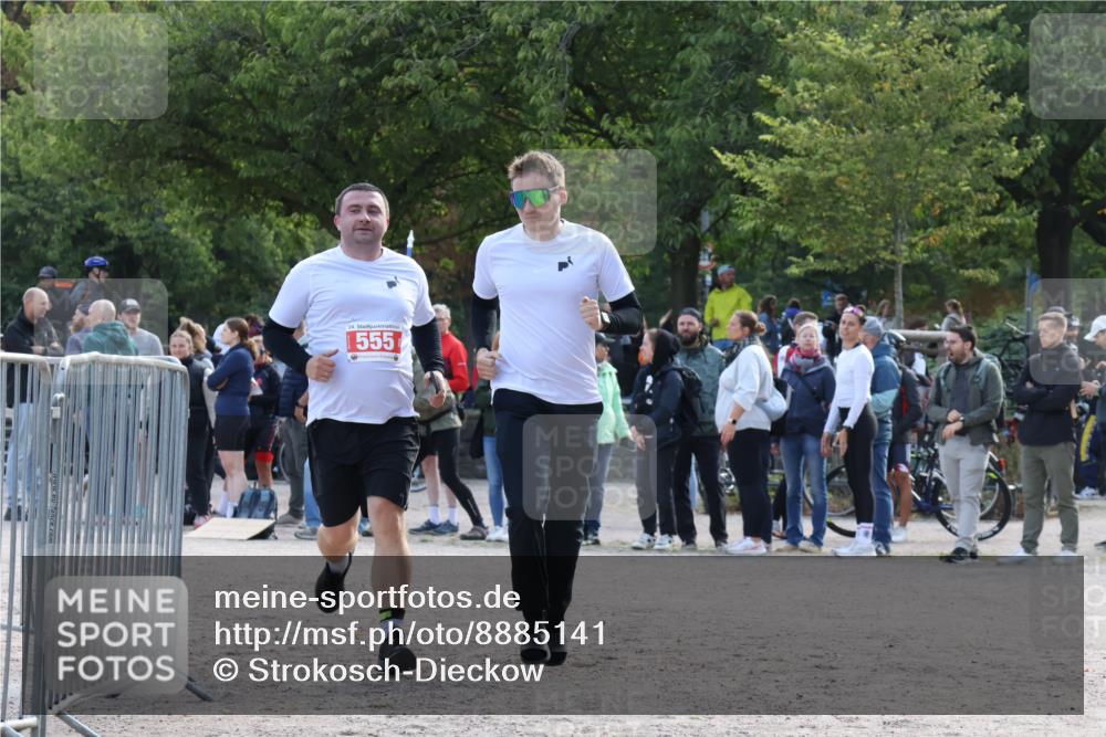 14.09.2025 - Stadtparktriathlon Strokosch-Dieckow http://msf.ph/oto/8885141 14.09.2025 11:03:08 Ziel 555 meine-sportfotos.de