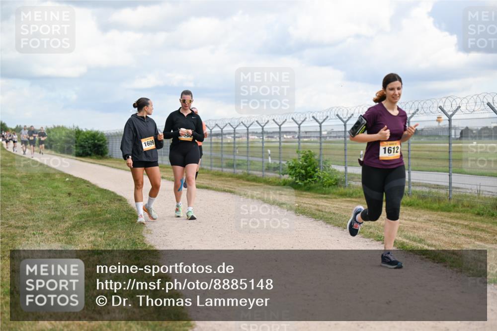 14.09.2025 - Airport Race Dr. Thomas Lammeyer http://msf.ph/oto/8885148 14.09.2025 12:40:49 Laufen 1609, 1612 meine-sportfotos.de