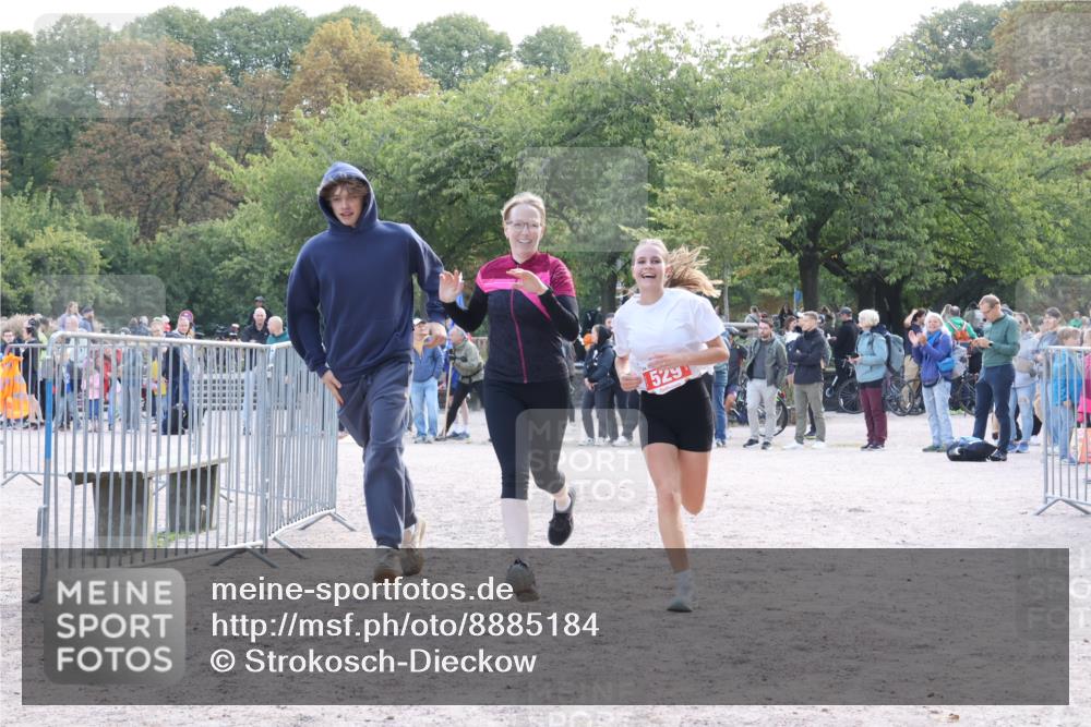14.09.2025 - Stadtparktriathlon Strokosch-Dieckow http://msf.ph/oto/8885184 14.09.2025 11:03:32 Ziel 529, 592, 618 meine-sportfotos.de