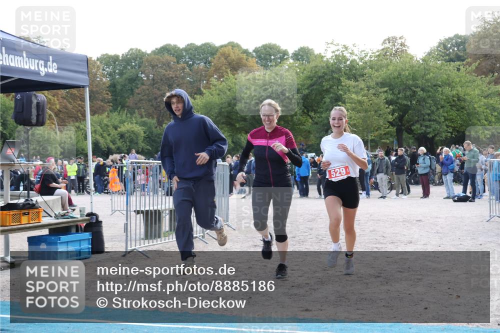 14.09.2025 - Stadtparktriathlon Strokosch-Dieckow http://msf.ph/oto/8885186 14.09.2025 11:03:32 Ziel 529, 592, 618 meine-sportfotos.de