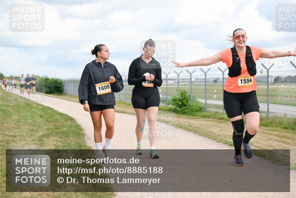 14.09.2025 - Airport Race Dr. Thomas Lammeyer http://msf.ph/oto/8885188 14.09.2025 12:40:54 Laufen 1609, 38, 1556 meine-sportfotos.de