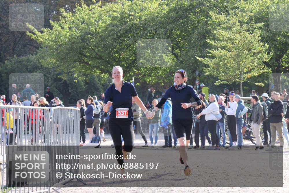 14.09.2025 - Stadtparktriathlon Strokosch-Dieckow http://msf.ph/oto/8885197 14.09.2025 11:04:05 Ziel 537 meine-sportfotos.de