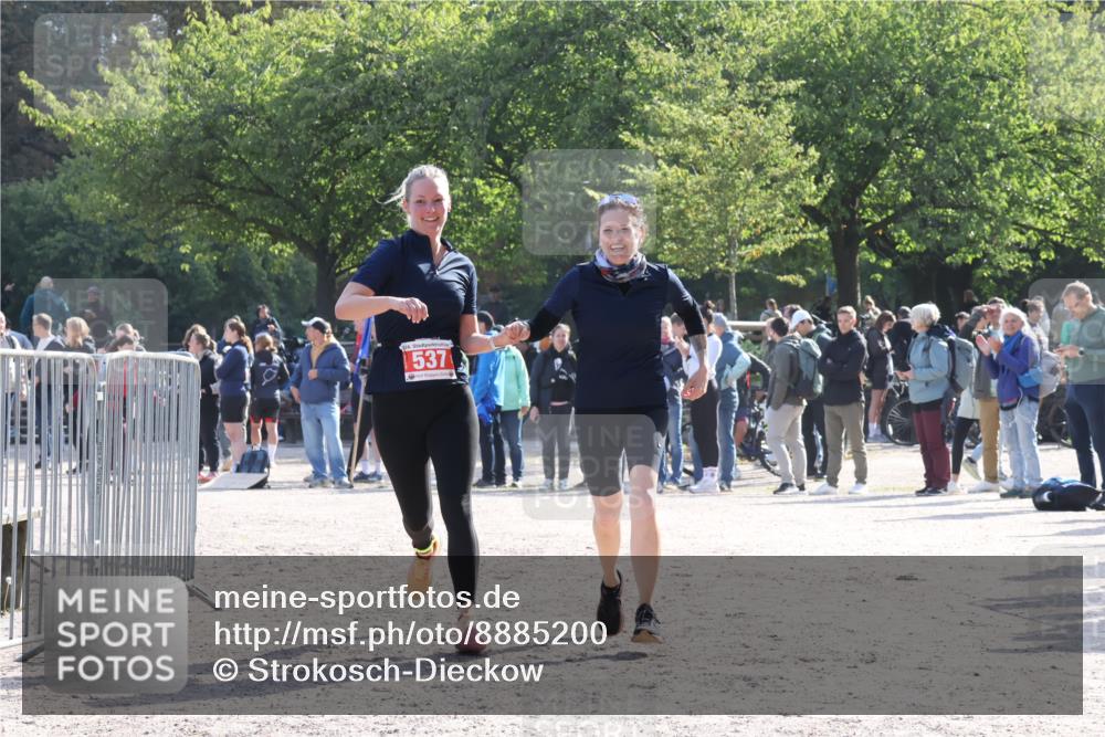 14.09.2025 - Stadtparktriathlon Strokosch-Dieckow http://msf.ph/oto/8885200 14.09.2025 11:04:06 Ziel 537 meine-sportfotos.de