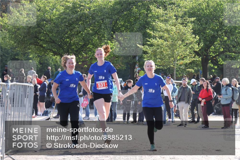 14.09.2025 - Stadtparktriathlon Strokosch-Dieckow http://msf.ph/oto/8885213 14.09.2025 11:04:19 Ziel 531 meine-sportfotos.de