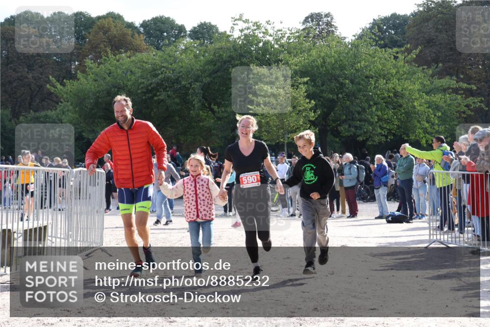 14.09.2025 - Stadtparktriathlon Strokosch-Dieckow http://msf.ph/oto/8885232 14.09.2025 11:04:55 Ziel 534, 590 meine-sportfotos.de