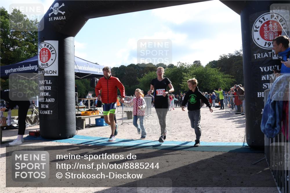 14.09.2025 - Stadtparktriathlon Strokosch-Dieckow http://msf.ph/oto/8885244 14.09.2025 11:04:57 Ziel 534, 590 meine-sportfotos.de