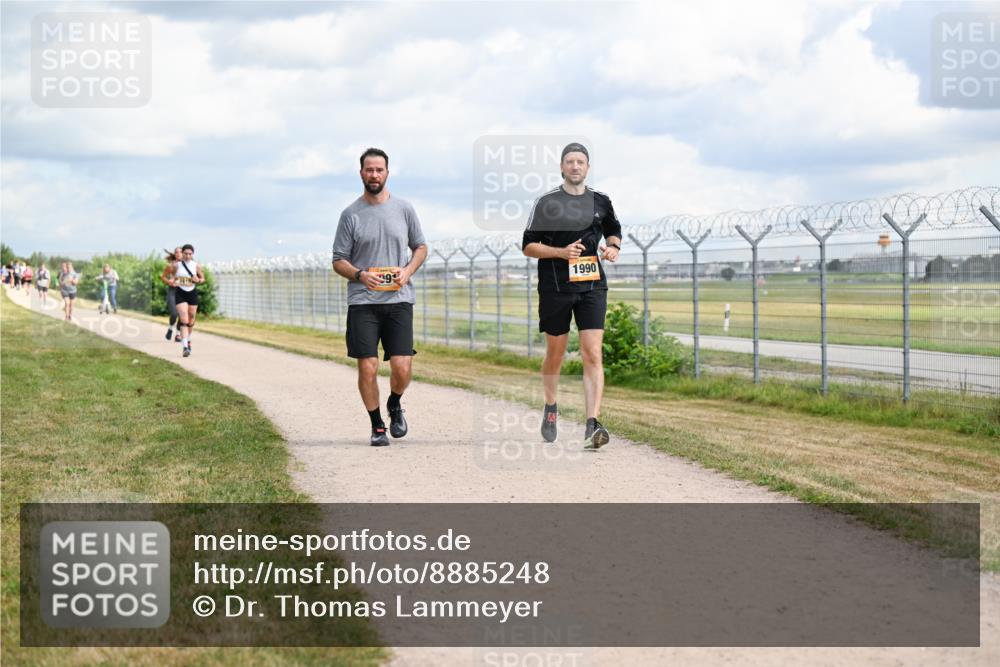 14.09.2025 - Airport Race Dr. Thomas Lammeyer http://msf.ph/oto/8885248 14.09.2025 12:41:14 Laufen 9, 1990 meine-sportfotos.de