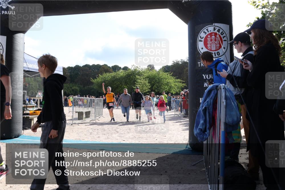 14.09.2025 - Stadtparktriathlon Strokosch-Dieckow http://msf.ph/oto/8885255 14.09.2025 11:04:59 Ziel 534, 590 meine-sportfotos.de