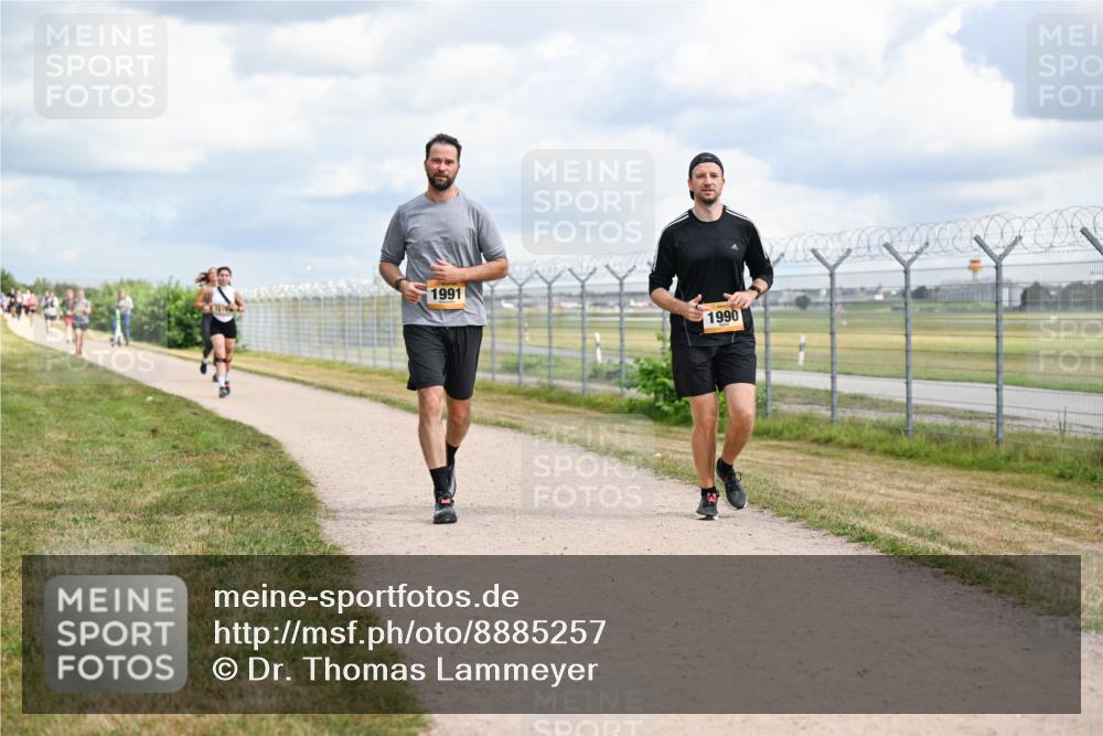 14.09.2025 - Airport Race Dr. Thomas Lammeyer http://msf.ph/oto/8885257 14.09.2025 12:41:14 Laufen 1991, 1990 meine-sportfotos.de