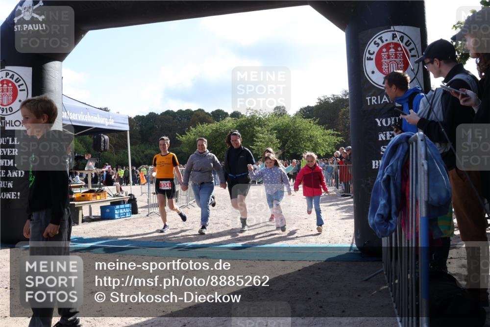 14.09.2025 - Stadtparktriathlon Strokosch-Dieckow http://msf.ph/oto/8885262 14.09.2025 11:05:01 Ziel 534, 590 meine-sportfotos.de