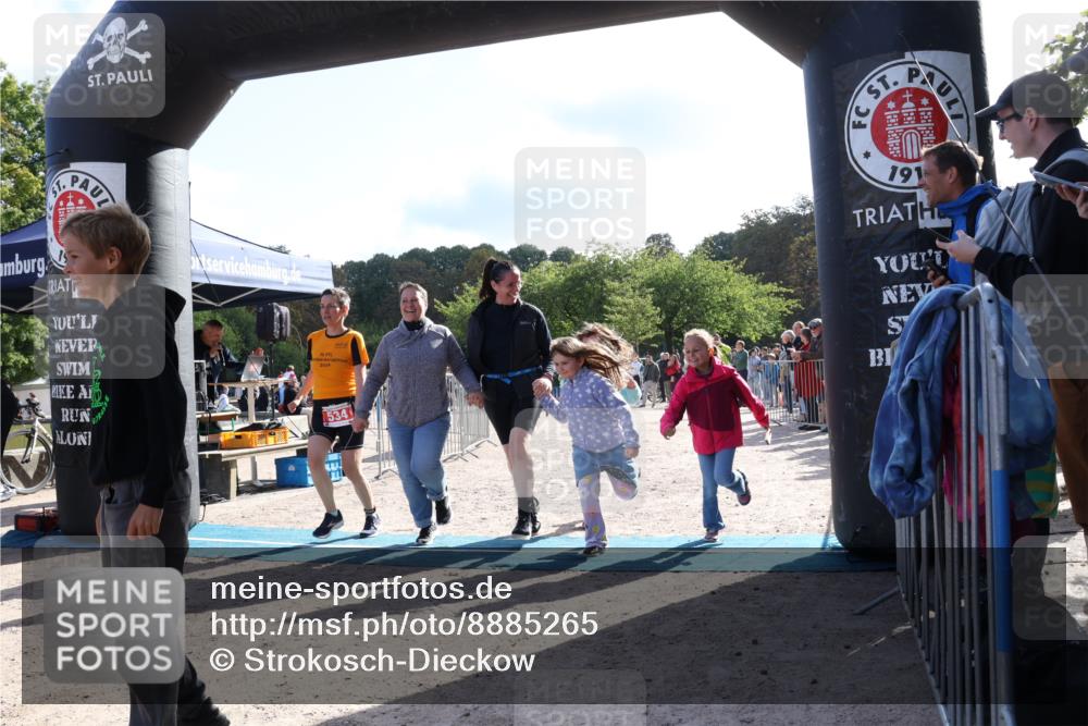 14.09.2025 - Stadtparktriathlon Strokosch-Dieckow http://msf.ph/oto/8885265 14.09.2025 11:05:01 Ziel 534, 590 meine-sportfotos.de