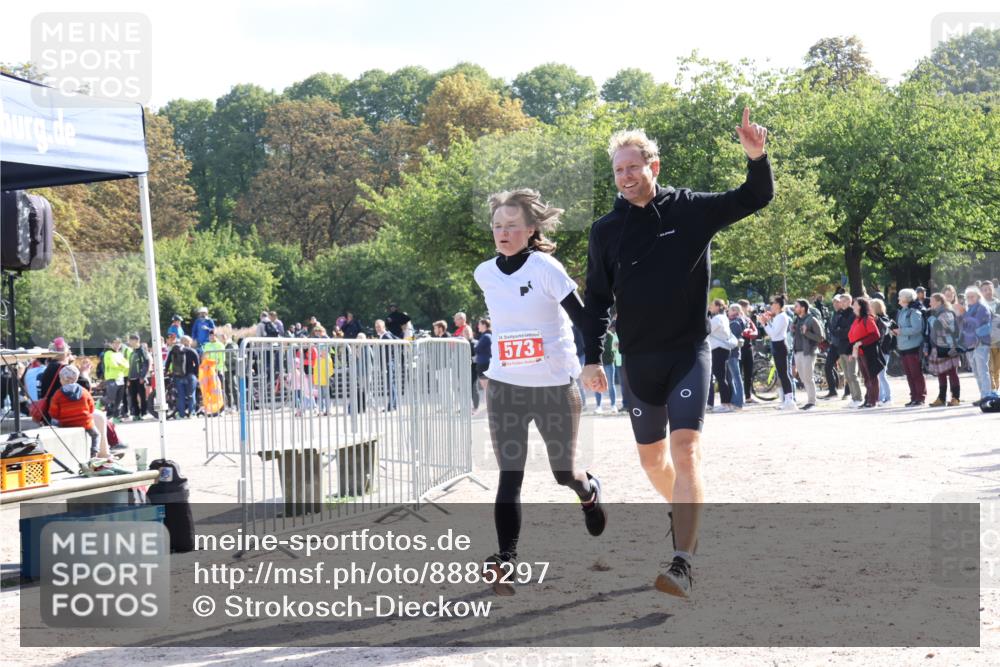 14.09.2025 - Stadtparktriathlon Strokosch-Dieckow http://msf.ph/oto/8885297 14.09.2025 11:05:31 Ziel 573, 620 meine-sportfotos.de