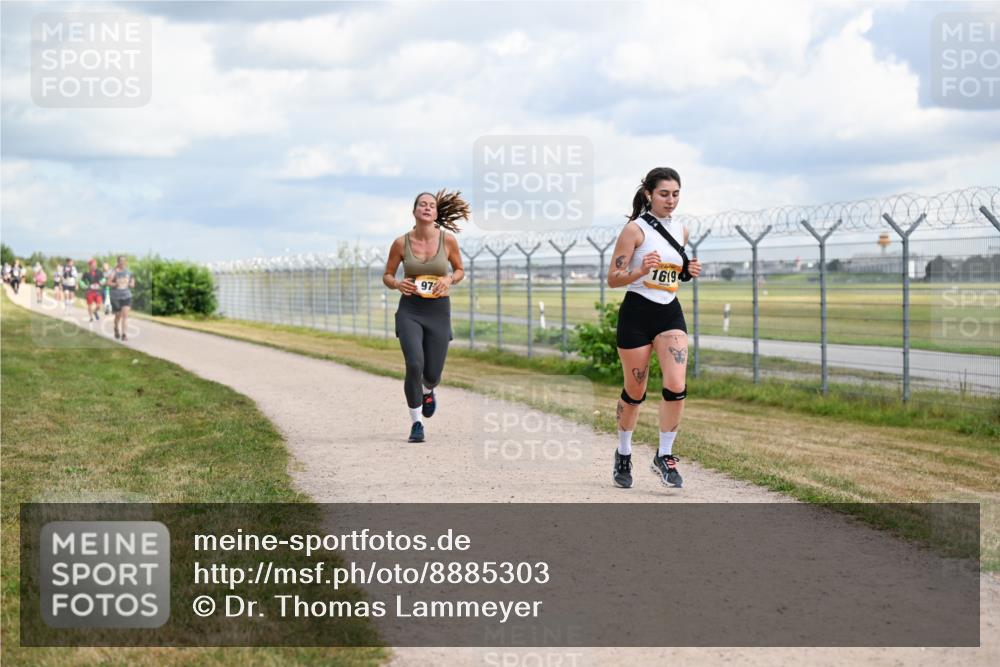 14.09.2025 - Airport Race Dr. Thomas Lammeyer http://msf.ph/oto/8885303 14.09.2025 12:41:22 Laufen 97, 1619 meine-sportfotos.de