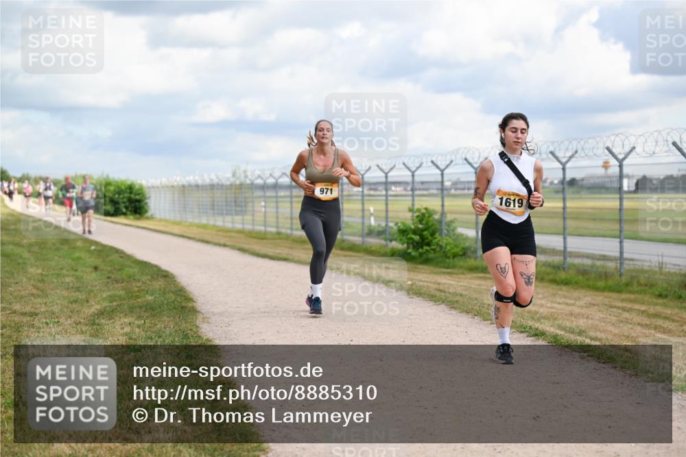14.09.2025 - Airport Race Dr. Thomas Lammeyer http://msf.ph/oto/8885310 14.09.2025 12:41:22 Laufen 971, 1619 meine-sportfotos.de