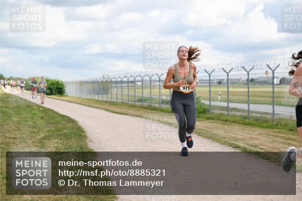 14.09.2025 - Airport Race Dr. Thomas Lammeyer http://msf.ph/oto/8885321 14.09.2025 12:41:23 Laufen 971 meine-sportfotos.de