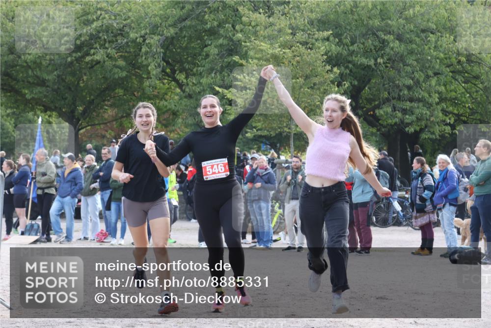 14.09.2025 - Stadtparktriathlon Strokosch-Dieckow http://msf.ph/oto/8885331 14.09.2025 11:06:08 Ziel 526, 546 meine-sportfotos.de