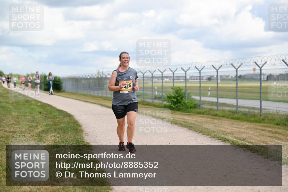 14.09.2025 - Airport Race Dr. Thomas Lammeyer http://msf.ph/oto/8885352 14.09.2025 12:41:35 Laufen 525, 1625 meine-sportfotos.de