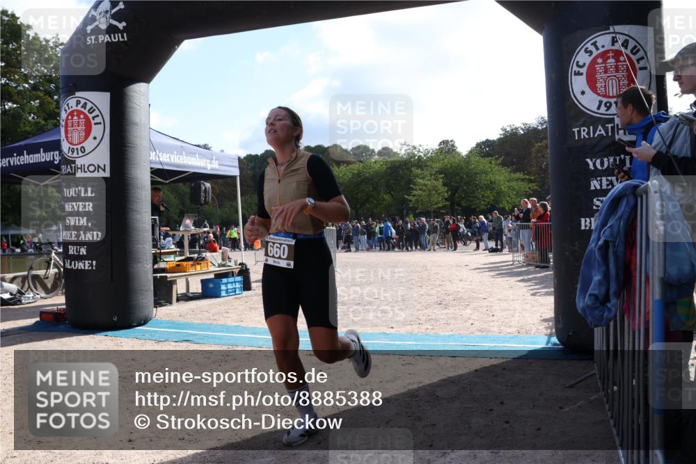 14.09.2025 - Stadtparktriathlon Strokosch-Dieckow http://msf.ph/oto/8885388 14.09.2025 11:06:26 Ziel 614, 660 meine-sportfotos.de