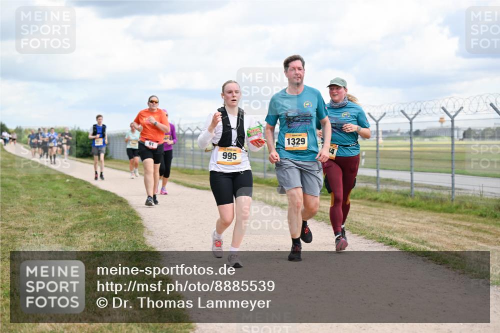 14.09.2025 - Airport Race Dr. Thomas Lammeyer http://msf.ph/oto/8885539 14.09.2025 12:42:32 Laufen 91, 995, 1329 meine-sportfotos.de