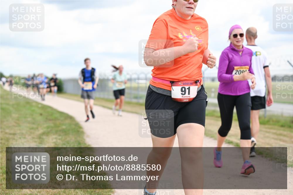 14.09.2025 - Airport Race Dr. Thomas Lammeyer http://msf.ph/oto/8885580 14.09.2025 12:42:37 Laufen 91, 2000 meine-sportfotos.de