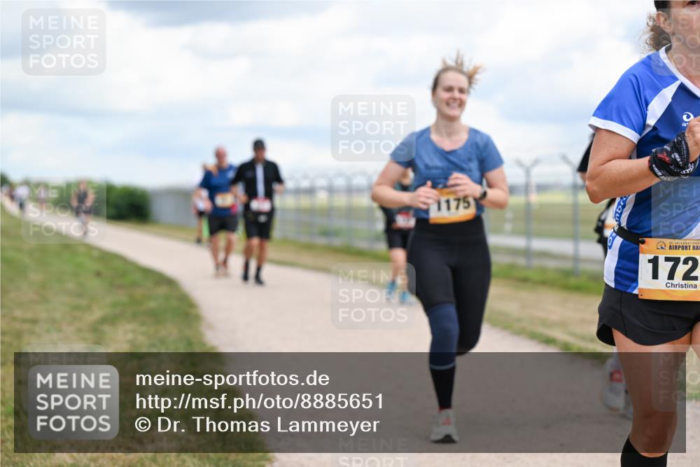 14.09.2025 - Airport Race Dr. Thomas Lammeyer http://msf.ph/oto/8885651 14.09.2025 12:42:51 Laufen 1175, 42, 172 meine-sportfotos.de