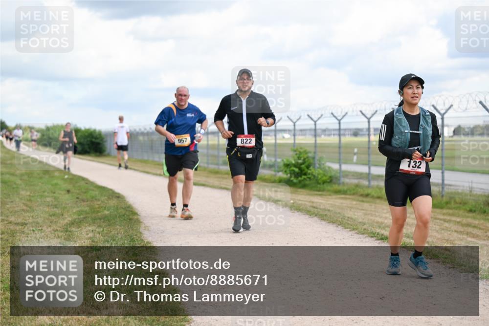 14.09.2025 - Airport Race Dr. Thomas Lammeyer http://msf.ph/oto/8885671 14.09.2025 12:42:53 Laufen 957, 822, 132 meine-sportfotos.de