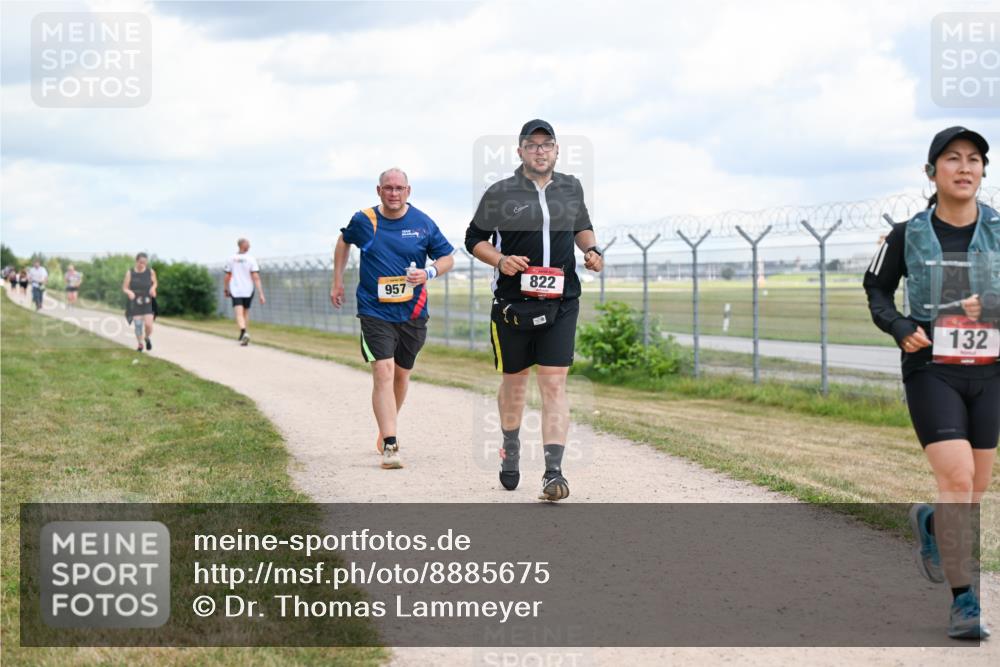 14.09.2025 - Airport Race Dr. Thomas Lammeyer http://msf.ph/oto/8885675 14.09.2025 12:42:54 Laufen 957, 822, 132 meine-sportfotos.de