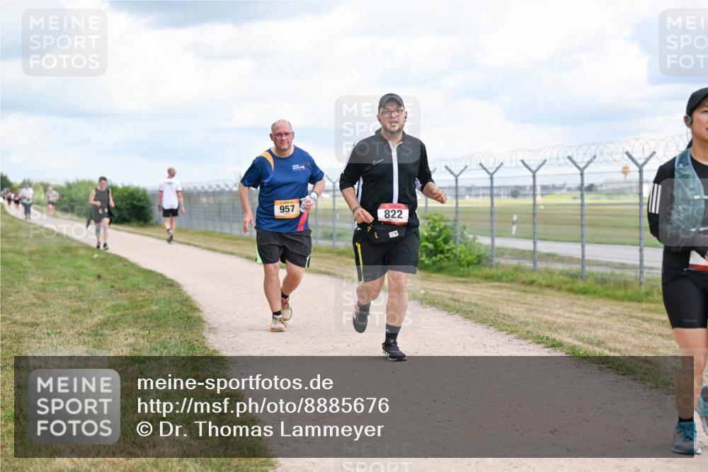14.09.2025 - Airport Race Dr. Thomas Lammeyer http://msf.ph/oto/8885676 14.09.2025 12:42:54 Laufen 957, 822 meine-sportfotos.de
