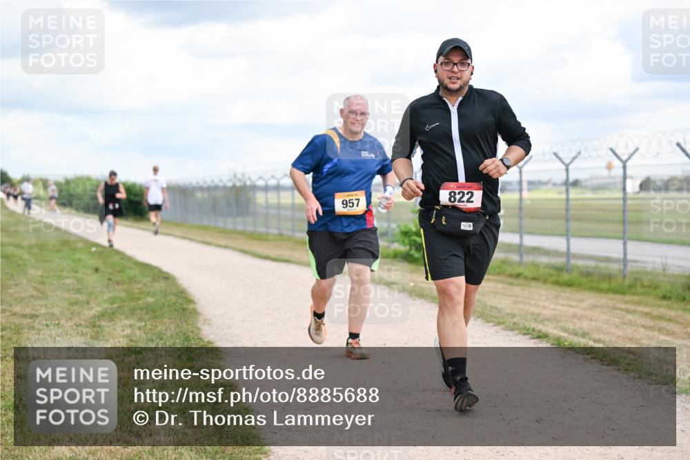 14.09.2025 - Airport Race Dr. Thomas Lammeyer http://msf.ph/oto/8885688 14.09.2025 12:42:55 Laufen 957, 822 meine-sportfotos.de