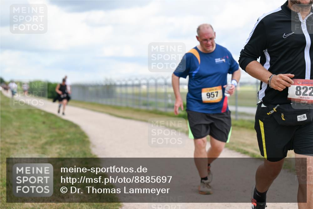 14.09.2025 - Airport Race Dr. Thomas Lammeyer http://msf.ph/oto/8885697 14.09.2025 12:42:56 Laufen 957, 822 meine-sportfotos.de