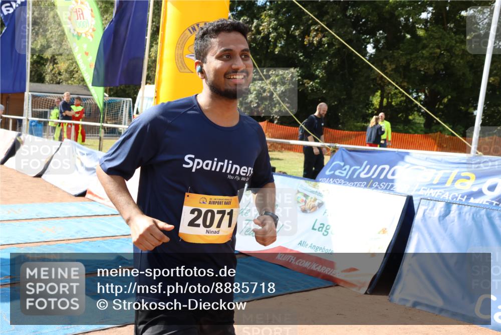 14.09.2025 - Airport Race Strokosch-Dieckow http://msf.ph/oto/8885718 14.09.2025 12:51:18 Ziel 246, 2071, 4214 meine-sportfotos.de