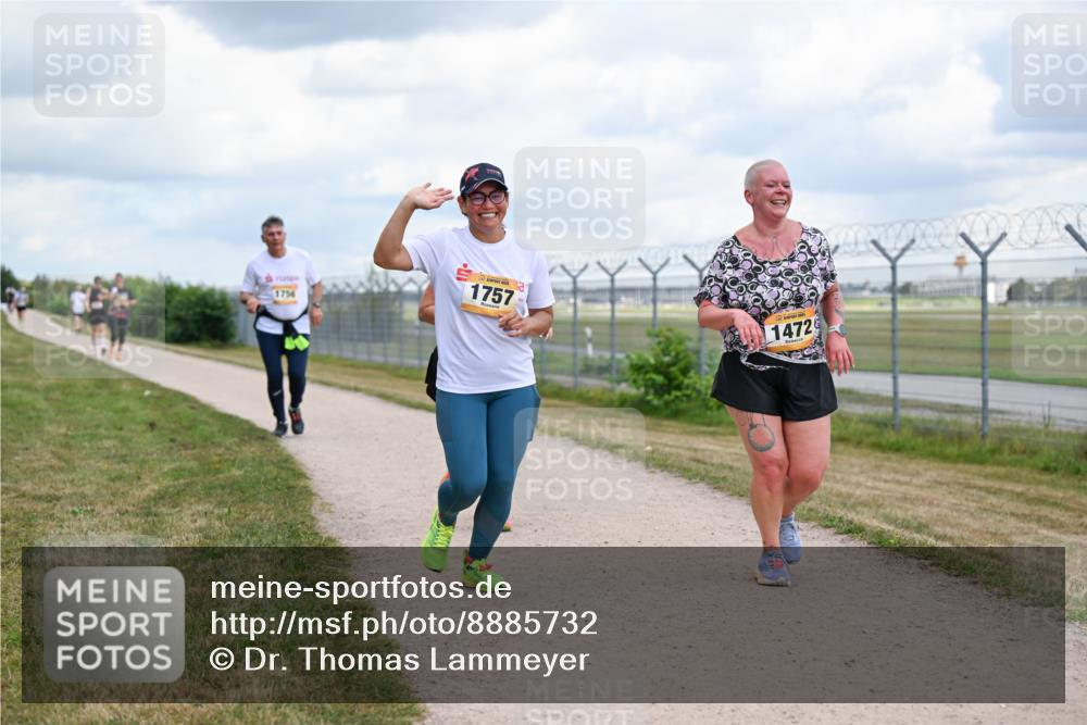 14.09.2025 - Airport Race Dr. Thomas Lammeyer http://msf.ph/oto/8885732 14.09.2025 12:43:24 Laufen 1756, 1757, 1472 meine-sportfotos.de
