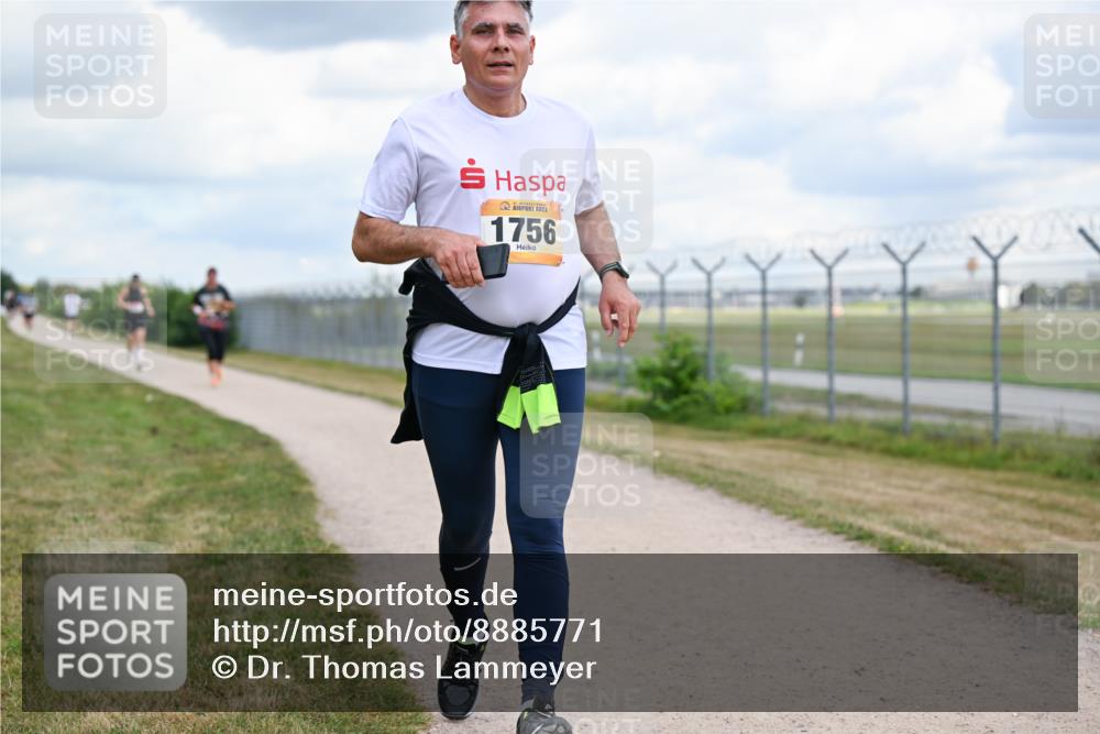 14.09.2025 - Airport Race Dr. Thomas Lammeyer http://msf.ph/oto/8885771 14.09.2025 12:43:28 Laufen 1756 meine-sportfotos.de