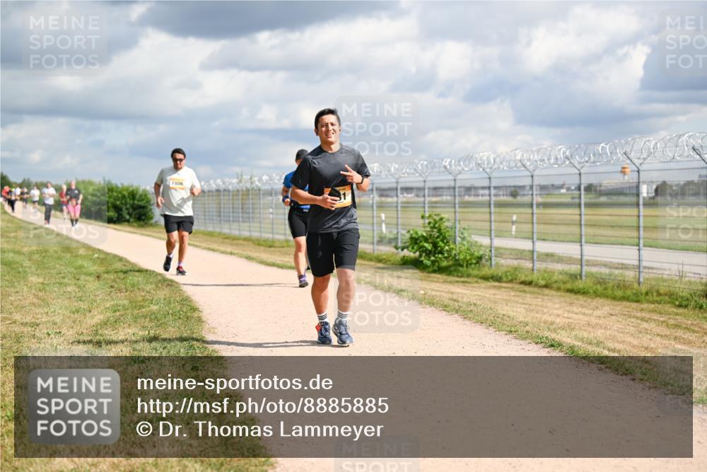 14.09.2025 - Airport Race Dr. Thomas Lammeyer http://msf.ph/oto/8885885 14.09.2025 12:44:29 Laufen 1806 meine-sportfotos.de
