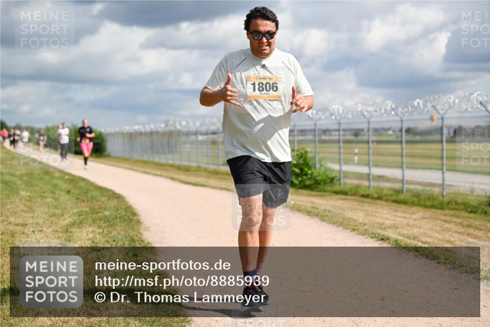 14.09.2025 - Airport Race Dr. Thomas Lammeyer http://msf.ph/oto/8885939 14.09.2025 12:44:35 Laufen 1806 meine-sportfotos.de