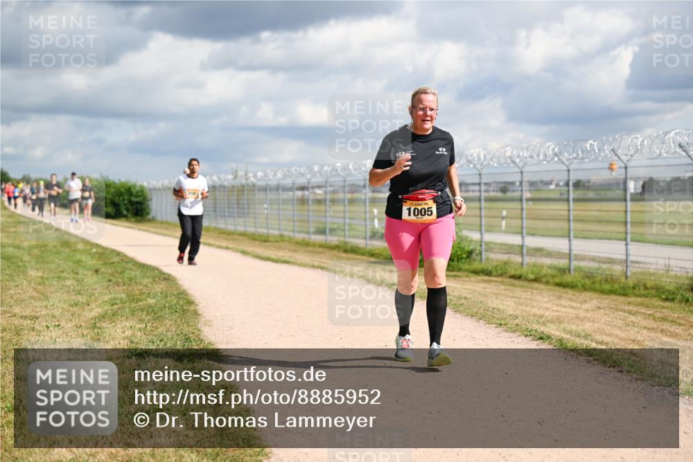14.09.2025 - Airport Race Dr. Thomas Lammeyer http://msf.ph/oto/8885952 14.09.2025 12:44:46 Laufen 1005 meine-sportfotos.de