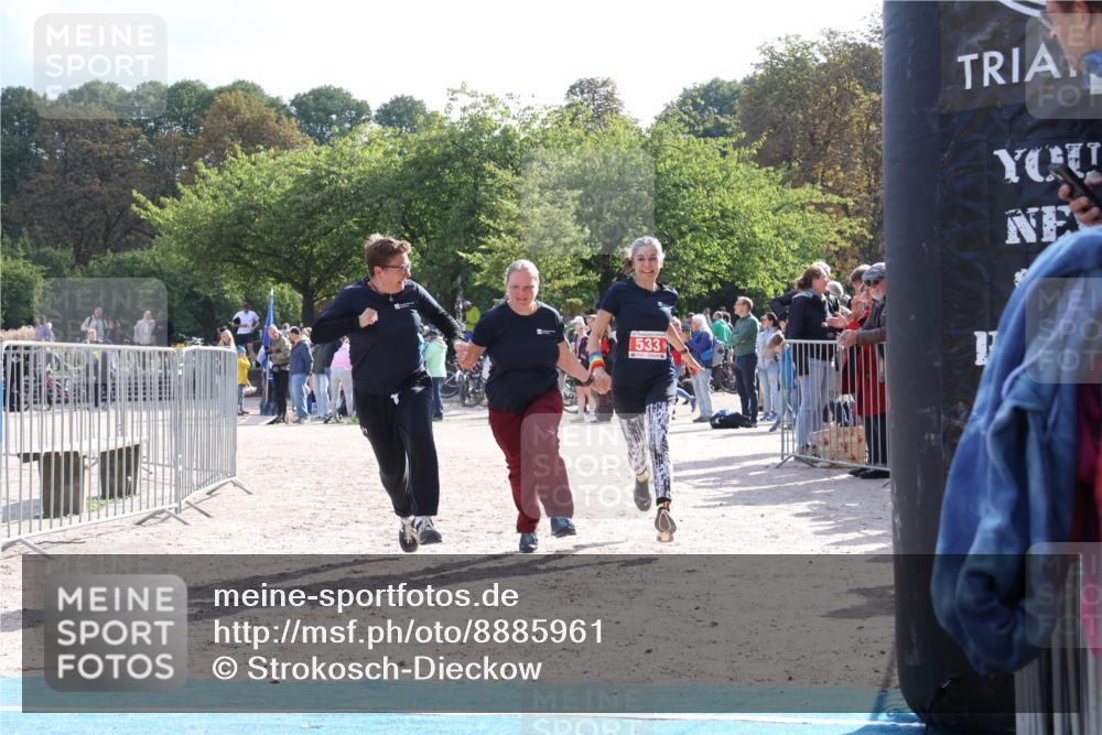 14.09.2025 - Stadtparktriathlon Strokosch-Dieckow http://msf.ph/oto/8885961 14.09.2025 11:07:47 Ziel 532, 533, 544 meine-sportfotos.de
