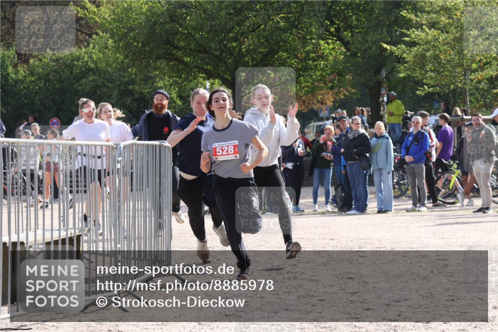 14.09.2025 - Stadtparktriathlon Strokosch-Dieckow http://msf.ph/oto/8885978 14.09.2025 11:08:57 Ziel 528, 586 meine-sportfotos.de