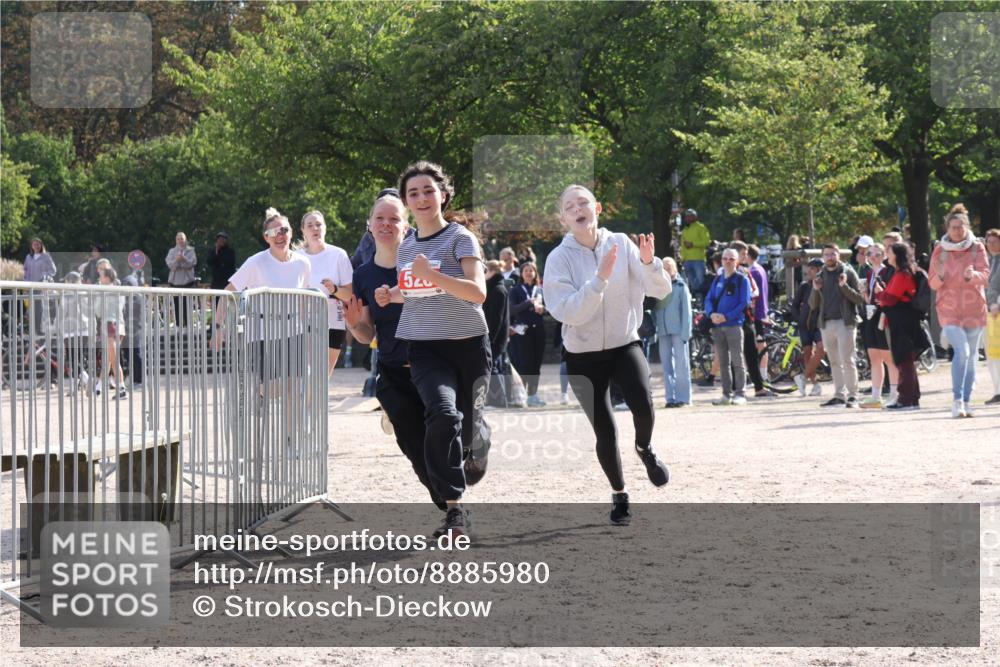 14.09.2025 - Stadtparktriathlon Strokosch-Dieckow http://msf.ph/oto/8885980 14.09.2025 11:08:58 Ziel 528, 586 meine-sportfotos.de