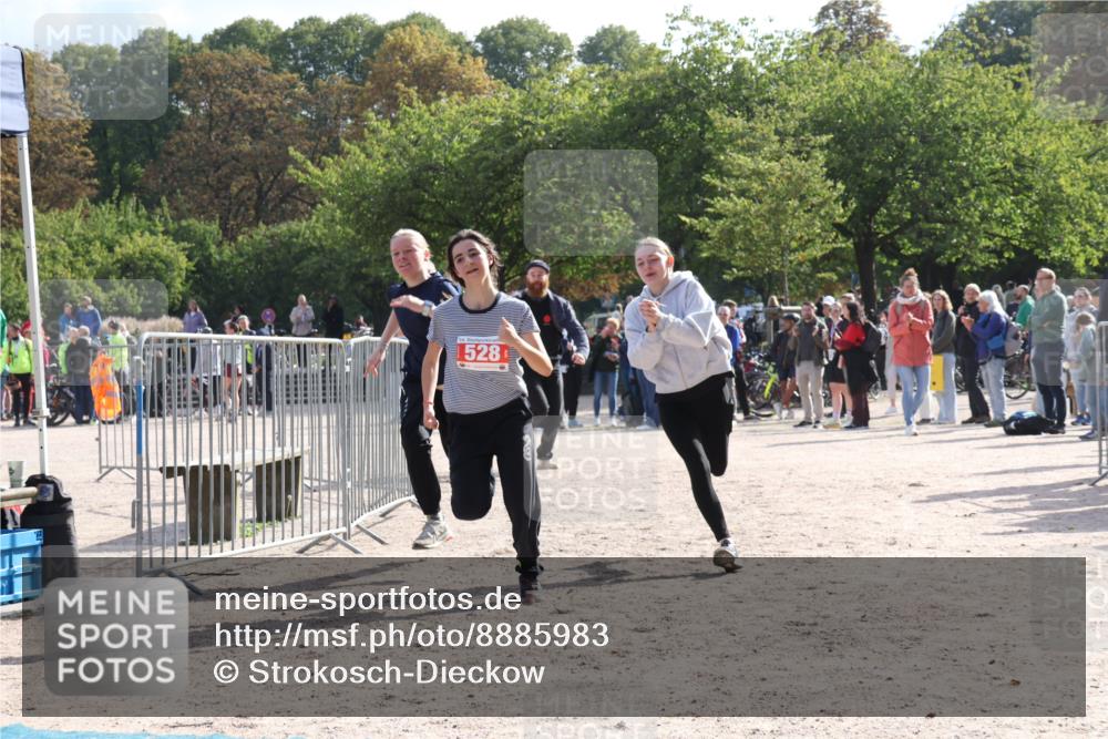 14.09.2025 - Stadtparktriathlon Strokosch-Dieckow http://msf.ph/oto/8885983 14.09.2025 11:08:58 Ziel 528, 586 meine-sportfotos.de
