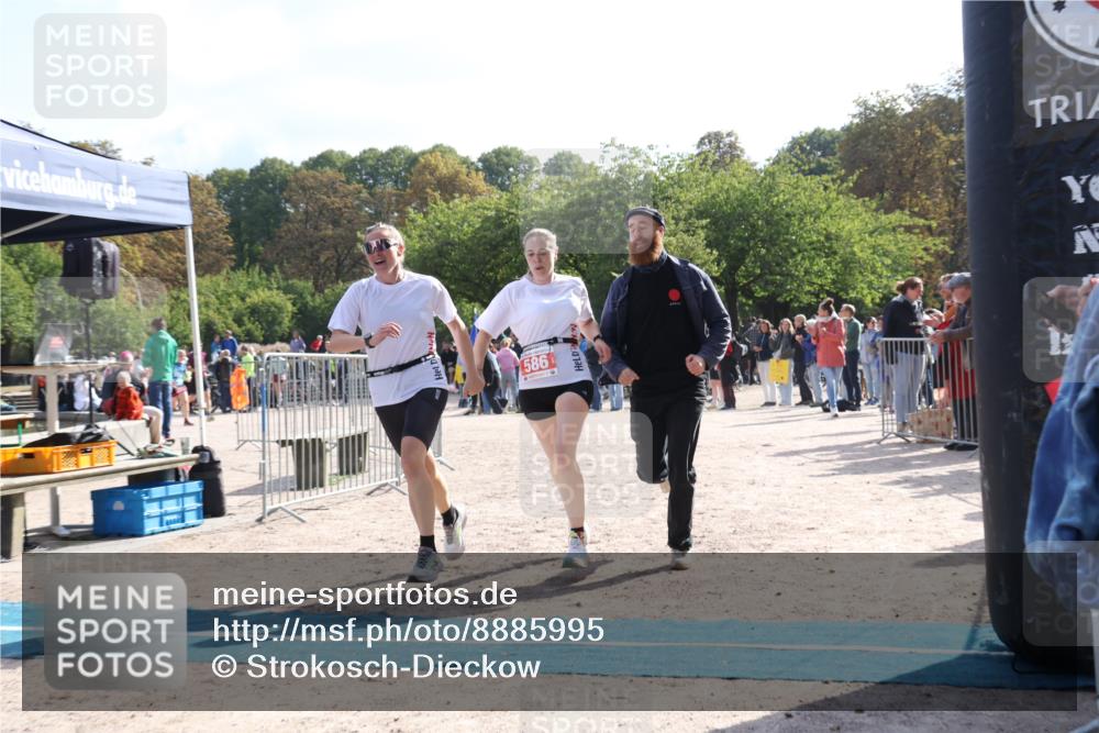 14.09.2025 - Stadtparktriathlon Strokosch-Dieckow http://msf.ph/oto/8885995 14.09.2025 11:09:01 Ziel 528, 586, 591 meine-sportfotos.de