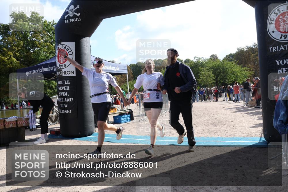 14.09.2025 - Stadtparktriathlon Strokosch-Dieckow http://msf.ph/oto/8886001 14.09.2025 11:09:01 Ziel 528, 586, 591 meine-sportfotos.de