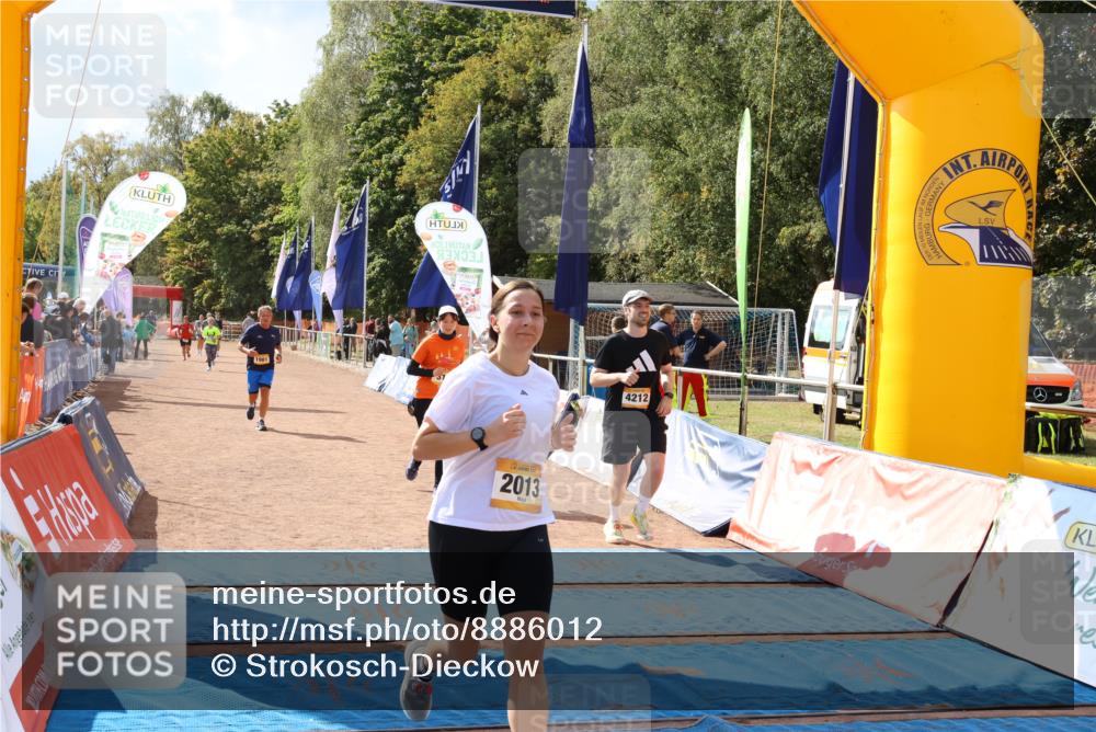 14.09.2025 - Airport Race Strokosch-Dieckow http://msf.ph/oto/8886012 14.09.2025 12:51:59 Ziel 317, 1637, 1981, 2013, 4212, 4262 meine-sportfotos.de