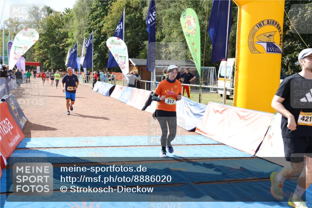 14.09.2025 - Airport Race Strokosch-Dieckow http://msf.ph/oto/8886020 14.09.2025 12:52:01 Ziel 317, 1699, 1981, 2013, 4212 meine-sportfotos.de