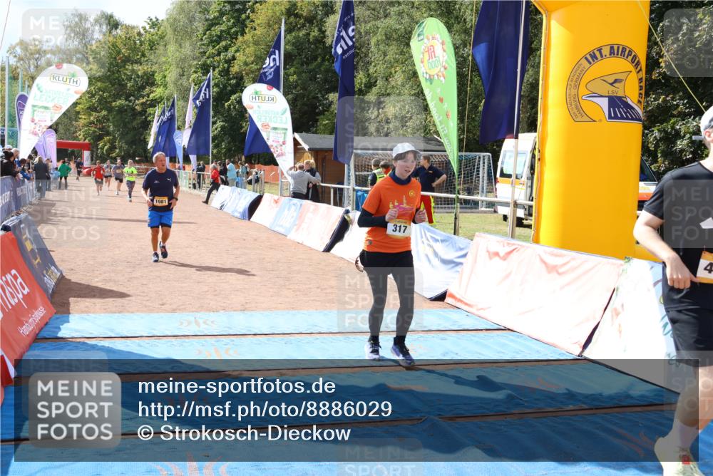 14.09.2025 - Airport Race Strokosch-Dieckow http://msf.ph/oto/8886029 14.09.2025 12:52:01 Ziel 317, 1699, 1981, 2013, 4212 meine-sportfotos.de