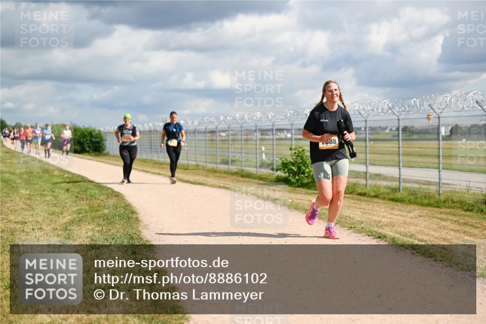 14.09.2025 - Airport Race Dr. Thomas Lammeyer http://msf.ph/oto/8886102 14.09.2025 12:45:06 Laufen 588 meine-sportfotos.de