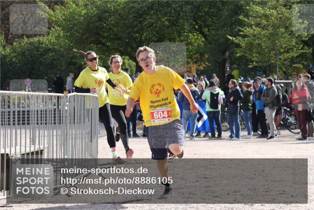14.09.2025 - Stadtparktriathlon Strokosch-Dieckow http://msf.ph/oto/8886105 14.09.2025 11:13:03 Ziel 604 meine-sportfotos.de