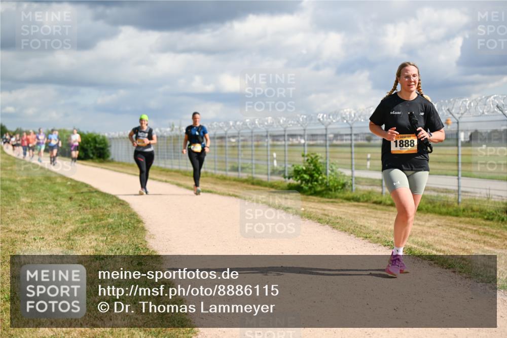 14.09.2025 - Airport Race Dr. Thomas Lammeyer http://msf.ph/oto/8886115 14.09.2025 12:45:07 Laufen 1888 meine-sportfotos.de