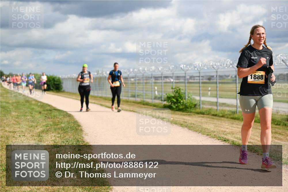 14.09.2025 - Airport Race Dr. Thomas Lammeyer http://msf.ph/oto/8886122 14.09.2025 12:45:08 Laufen 1888 meine-sportfotos.de