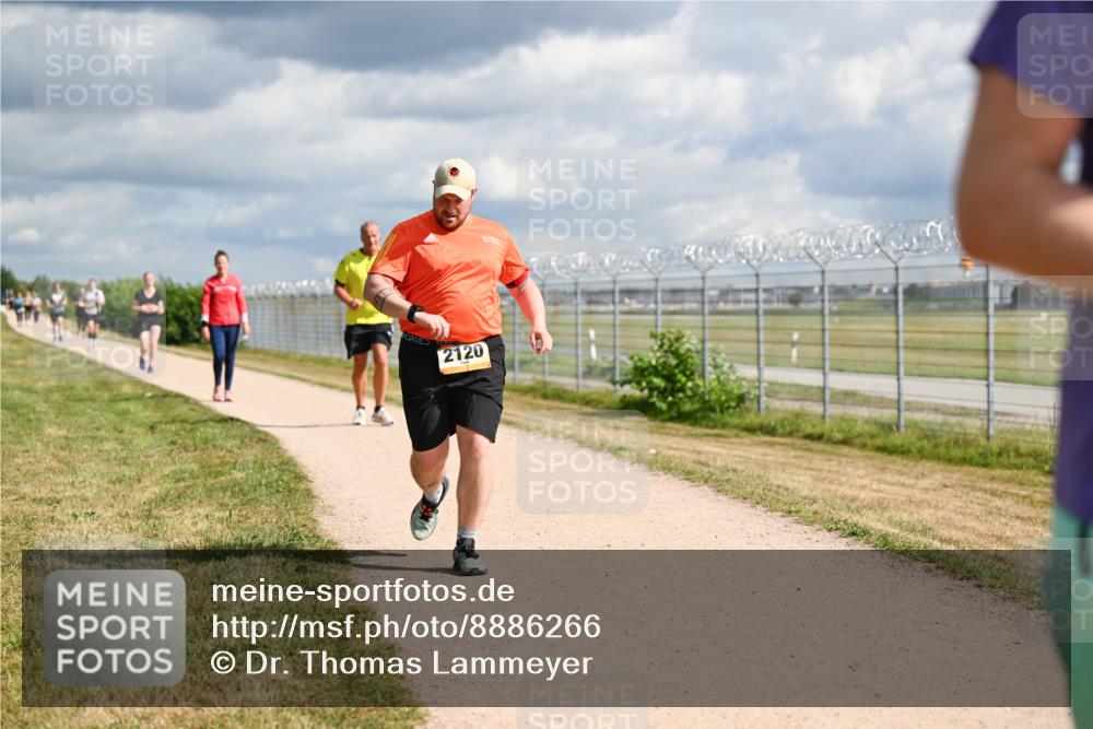 14.09.2025 - Airport Race Dr. Thomas Lammeyer http://msf.ph/oto/8886266 14.09.2025 12:45:28 Laufen 2120 meine-sportfotos.de